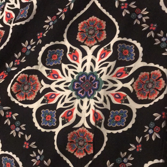 Aztec Designed Light & Airy Blouse - Picture 5 of 7